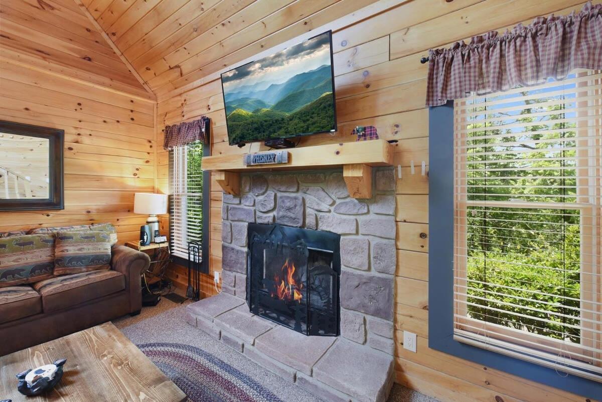 Ryes And Shine Bootlegger'S Cabin! Hot Tub* Pool* Arcade* Billiards *Ev * Pet Friendly Sevierville Luaran gambar